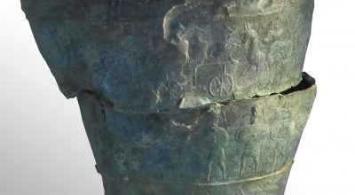 Martedì 6 luglio ore 21: “La difesa dei confini” presenta l’inedita situla in bronzo scoperta nella necropoli veneto antica di Montebelluna-Posmon.