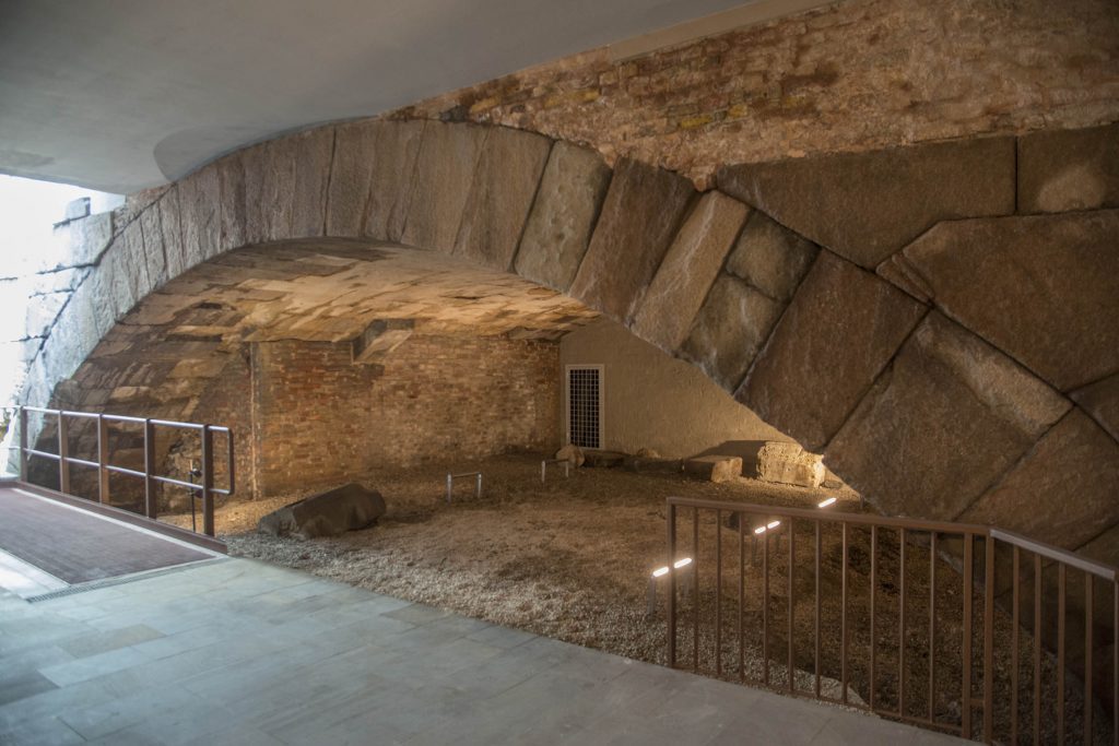 Riapre al pubblico il ponte romano di San Lorenzo a Padova dopo un intervento di restauro conservativo