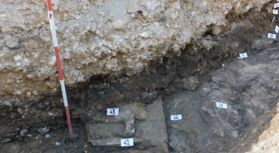 Durante i lavori in Viale Stazione a Montegrotto Terme emerge un altro tratto di muro che sembra di età romana, probabile parte di una domus legata a personalità di alto rango