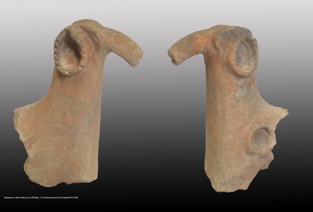 Dallo scavo tra via degli Zabarella e via San Biagio a Padova, il particolare rinvenimento degli alari in terracotta, alcuni dei quali restaurati nel laboratorio della Soprintendenza