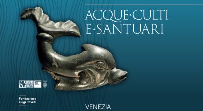A Venezia la mostra “Etruschi e Veneti. Acque, culti e santuari” racconta il dialogo tra le due grandi civiltà dell’Italia preromana attraverso il ruolo dell’acqua nel mondo del sacro e costruttore dell’identità collettiva